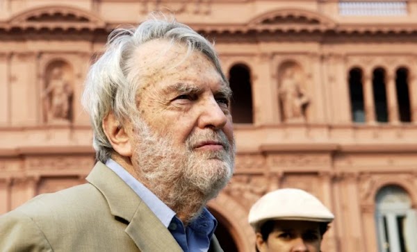 "Valió la pena" por Osvaldo Bayer "Valió la pena" por Osvaldo Bayer