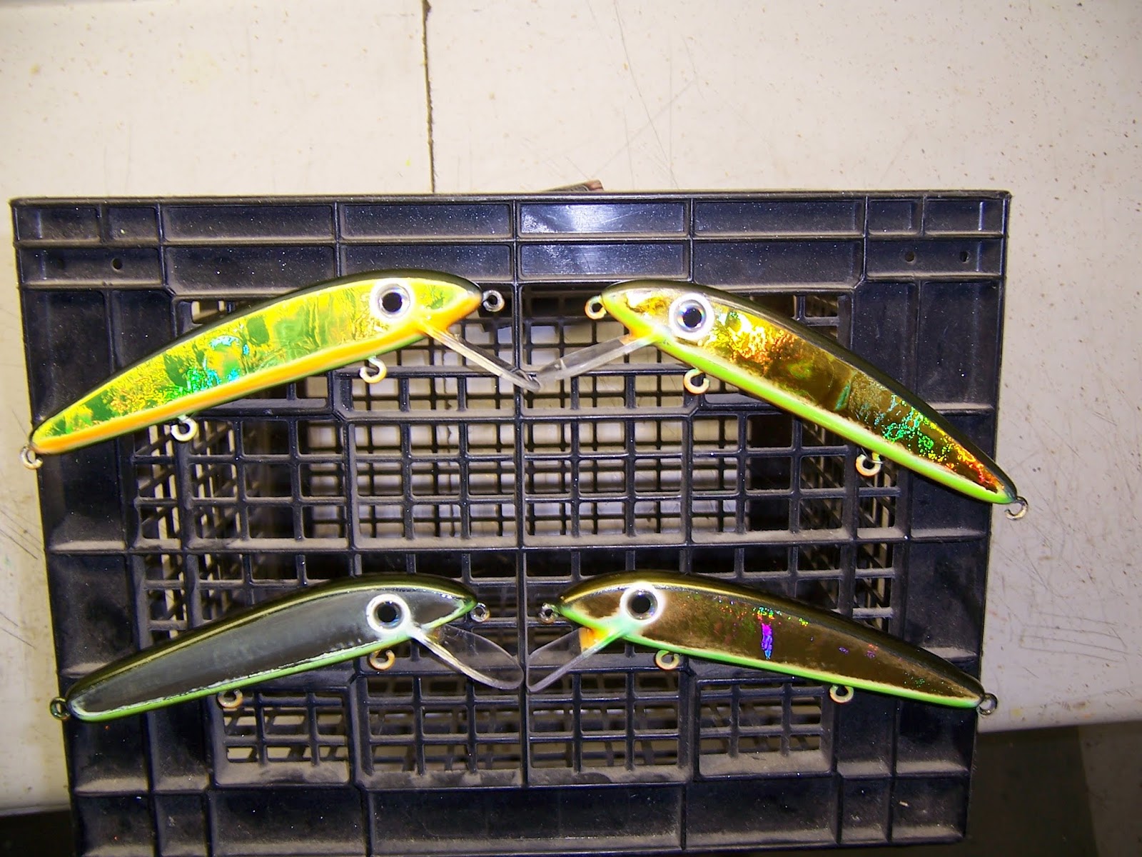 Ricks Musky Bait Building The first finished Muskie baits for 2012