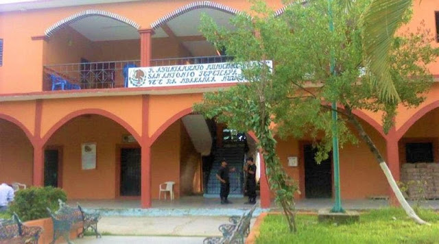 Demandan servicios básicos en San Antonio Tepetlapa Demandan servicios básicos en San Antonio Tepetlapa