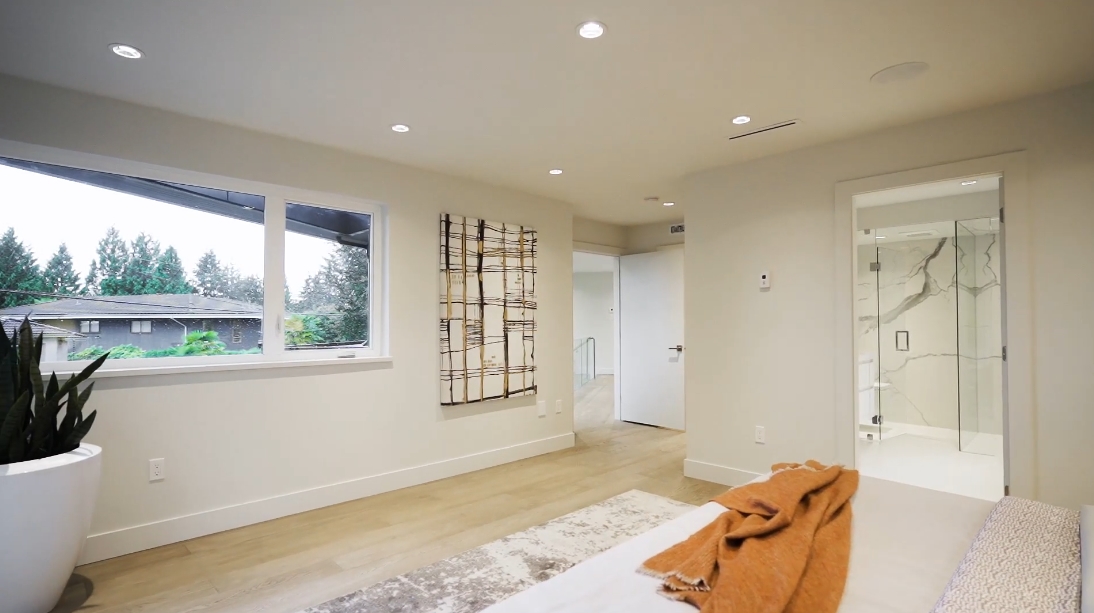 39 Interior Design Photos vs. 2710 Crescentview Dr, North Vancouver Luxury Home Tour