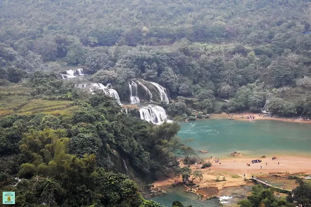 Vistas de la cascada Ban Gioc desde la pagoda