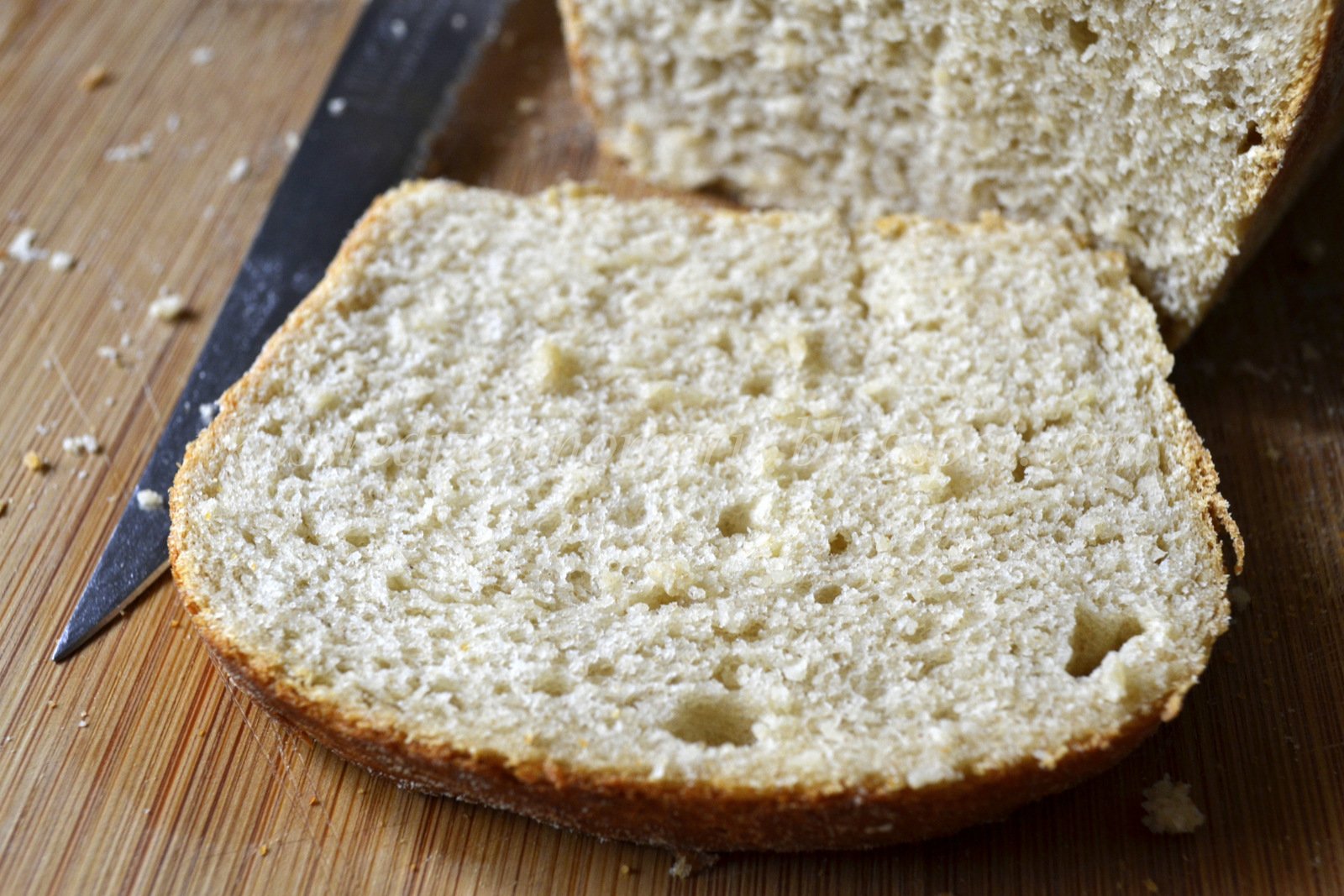 Хлеб без яиц рецепт без дрожжей. Хлеб пшеничный дрожжевой. Дрожжи для хлеба. Пышный хлеб. Хлеб на закваске.