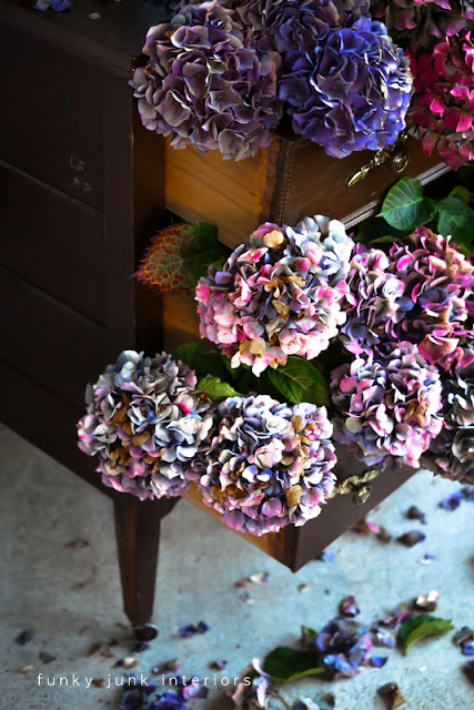 Stuff an empty dresser with hydrangeas for a dynamic display. via Funky Junk Interiors Stuff an empty dresser with hydrangeas for a dynamic display. via Funky Junk Interiors