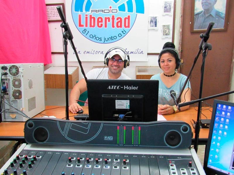 Radio Libertad, señal que conversa entre olas y molinos Ecotunero