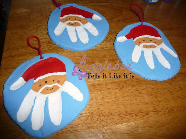 a fun Christmas ornament to make with the kids for gifts, salt dough Christmas ornament,