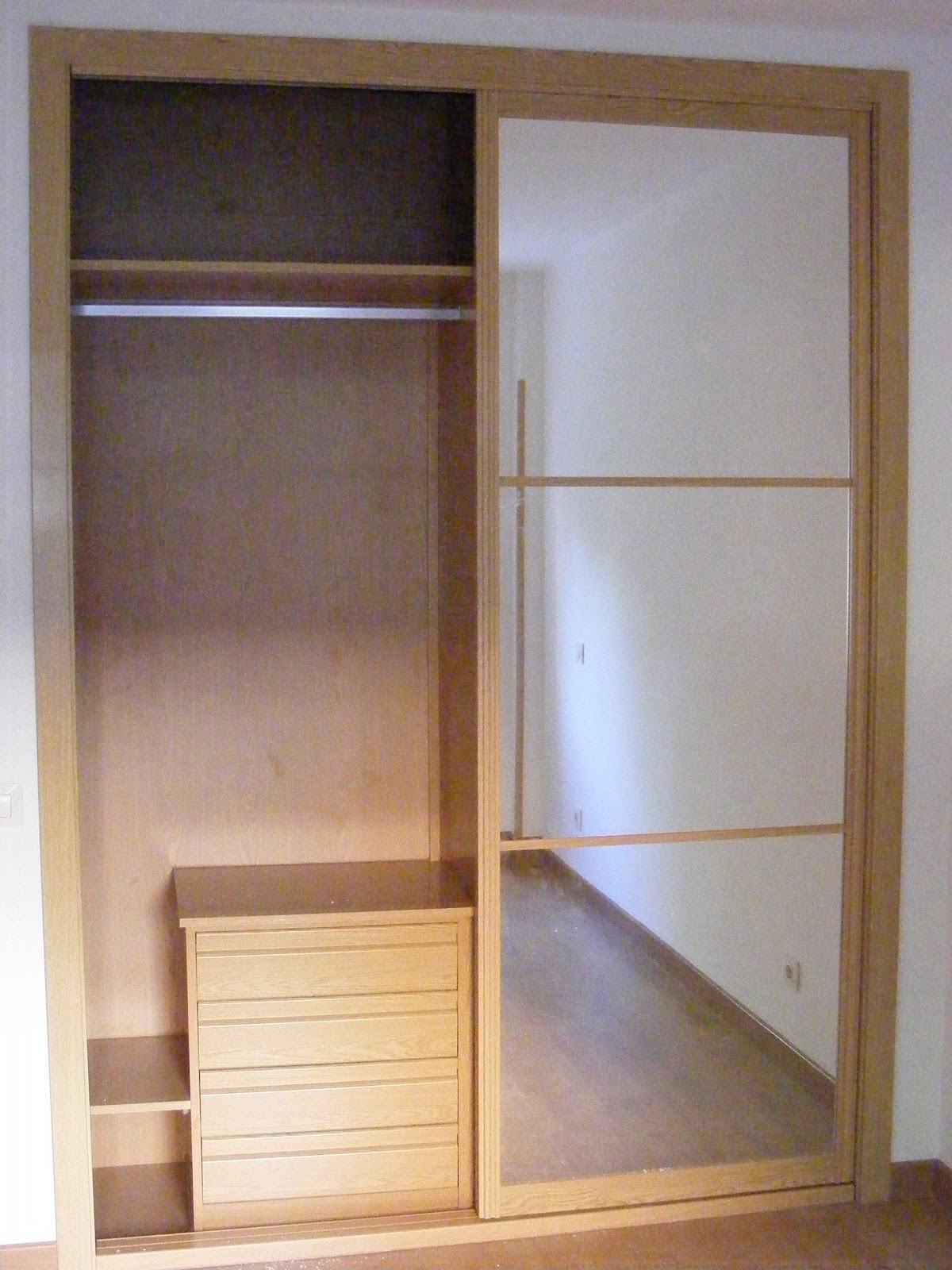 ARMARIOS, VESTIDORES, PUERTAS Y TARIMAS: diciembre 2011