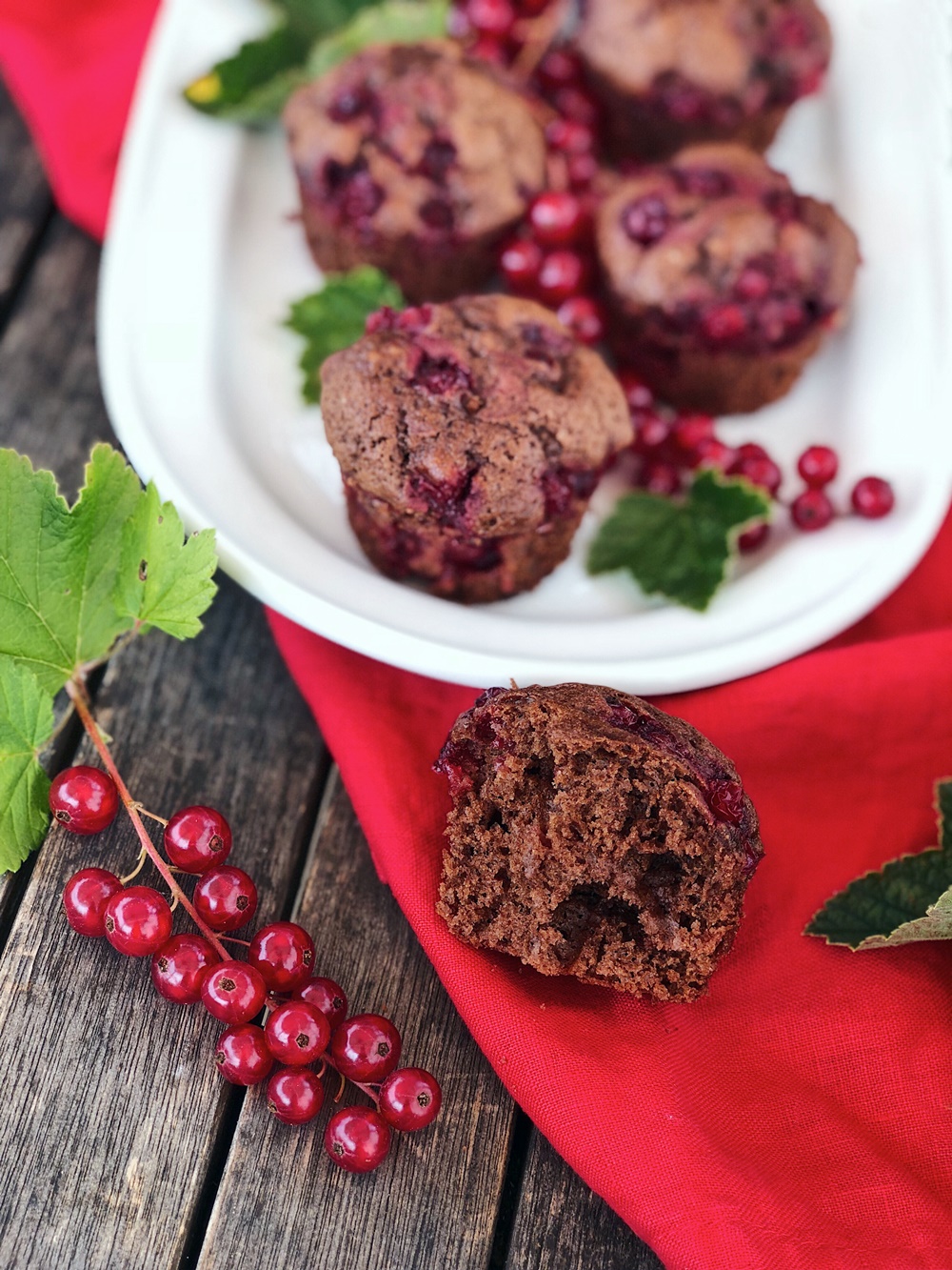 Johannisbeer-Schoko-Muffins mit Walnüssen | Fashion Kitchen | Bloglovin’ Johannisbeer-Schoko-Muffins mit Walnüssen | Fashion Kitchen | Bloglovin’