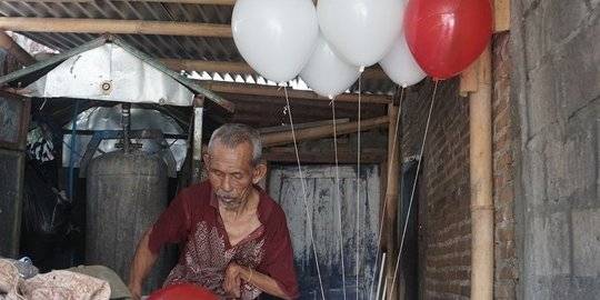 Kisah Kakek Penjual Balon, Penghasilan Minim Tapi Rajin Beri Makan Anak Jalanan