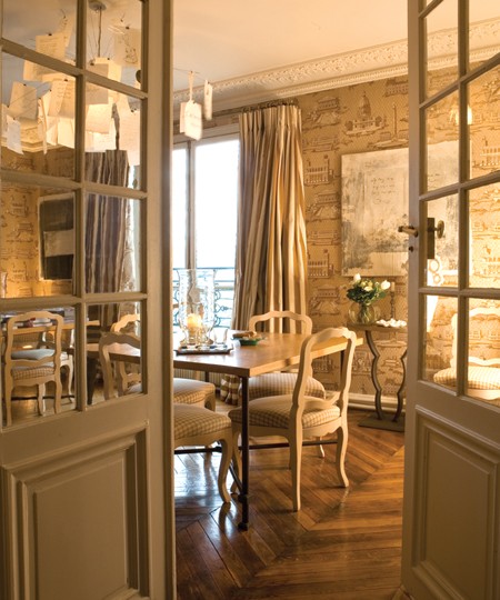 A Gift Wred Life Gifting Tips Advice And Inspiration I Blame When I Think Of Paris Always The Incredible Golden Light And Interior This Apartment Owned By Patrick Lorraine Frey Owners