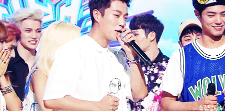 박보검과 함께 앵콜무대하는 비스트. (feat.일동 우쭈쭈) | 인스티즈