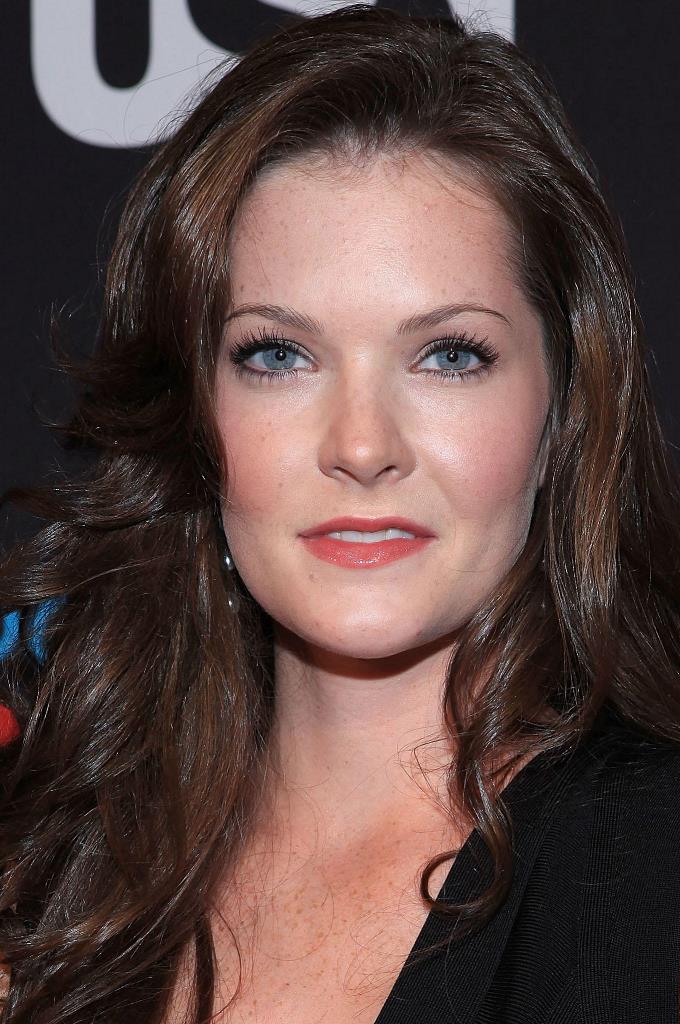 Meghann Fahy // Attends USA Network's 'Political Animals' New York