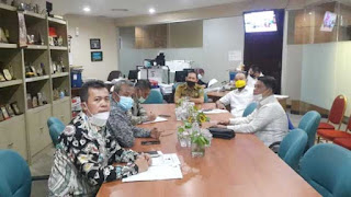 Pimpinan DPRD Datangi Kemendagri Pertanyakan SK Walikota Padang