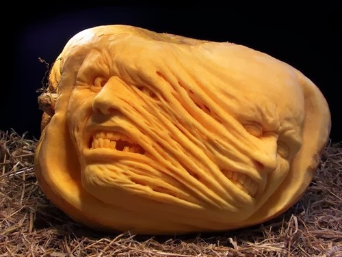 13-Halloween-The-Pumpkins-Villafane-Studios-Ray-Villafane-Sculpting-www-designstack-co