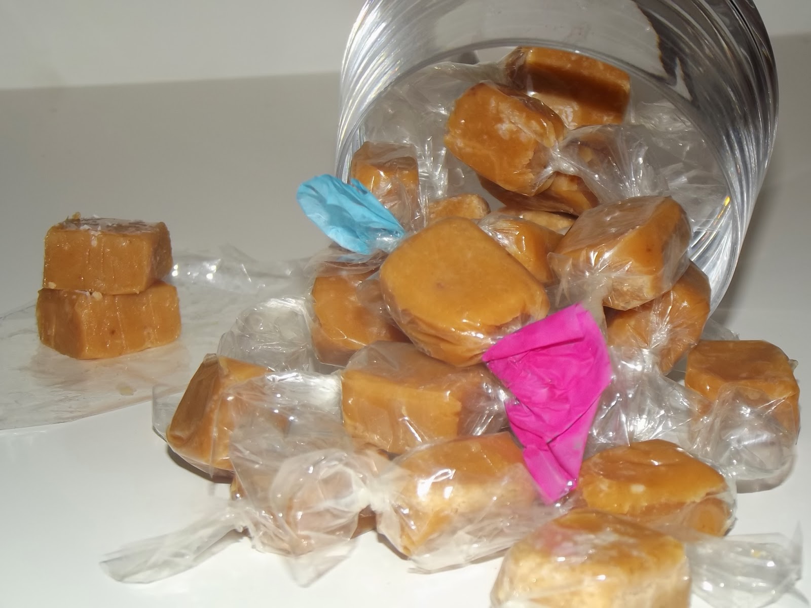 osbolosdaaninhas: Caramelos de Coco