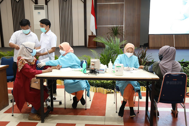 Sebanyak 795 Orang Keluarga BP Batam Melakukan Vaksinasi Covid-19 Tahap Dua Sebanyak 795 Orang Keluarga BP Batam Melakukan Vaksinasi Covid-19 Tahap Dua