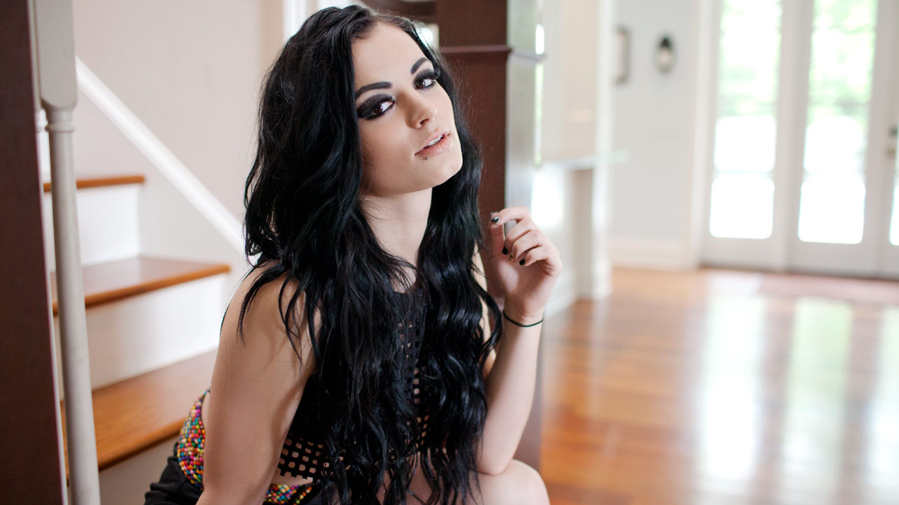 Paige's New Hair Color: WWE Diva Goes Blonde - wide 1