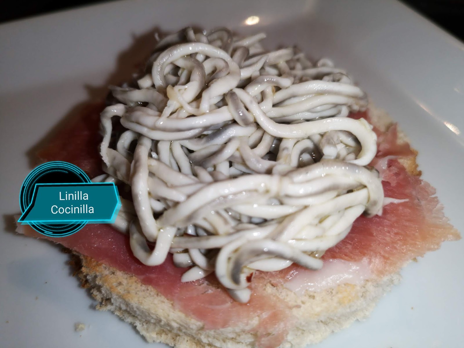 TARTAR DE SURIMI, LANGOSTINOS, AGUACATE Y NUECES