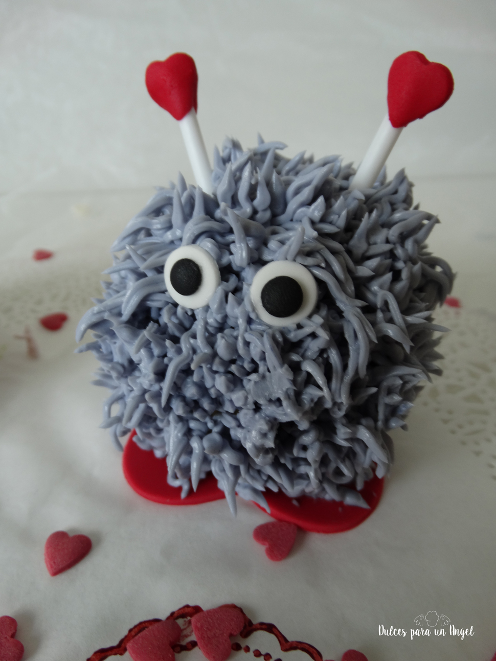 Dulces para un Angel: Cucpakes peludos amorosos por San Valentín