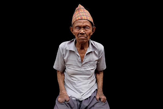 Лалибахадур Магар, 80 лет.  Пытался найти жену за деньги, но безуспешно