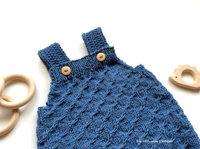 Con hilos, lanas y botones: Pelele Urban (Becharmed knitwear)