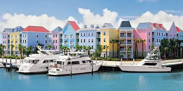 Enjoy both spaciousness and simple charm in the comfortable villas of Harborside Resort at Atlantis, Bahamas. Ideally suited for families or groups of up to nine people, Harborside’s villas feel like having your very own island home, right in the center of all the fun.