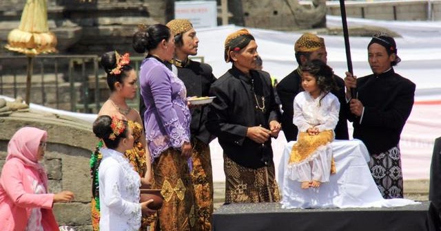 TEKS EKSPOSISI UPACARA ADAT RUWETAN - Blog Kuncoro