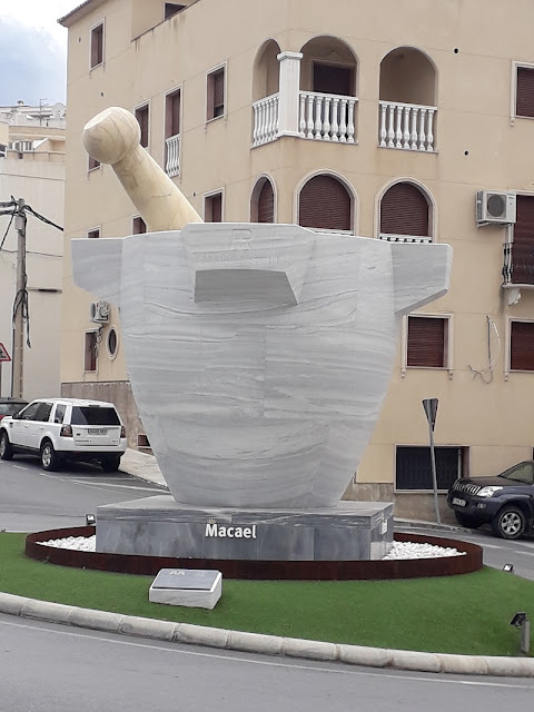 World´s Largest Mortar and Pestle, Macael
