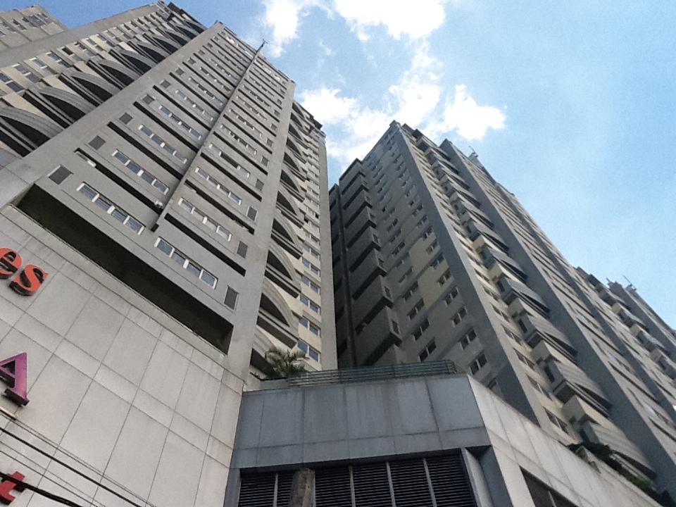 For rent Victoria Towers, Timog Avenue 2 Bedroom Condominium Unit for