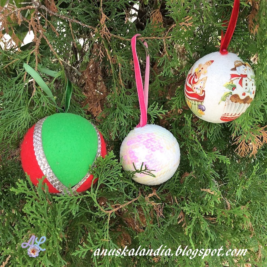Cómo-hacer-tus-propias-bolas-navideñas-tres-diferentes-Anuskalandia