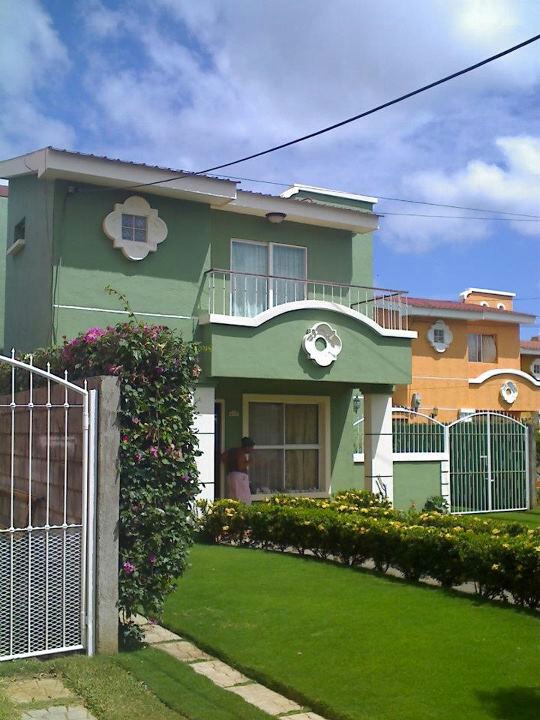 Sale Property Nicaragua SE VENDE CASA DE 2 PLANTAS EN RESIDENCIAL
