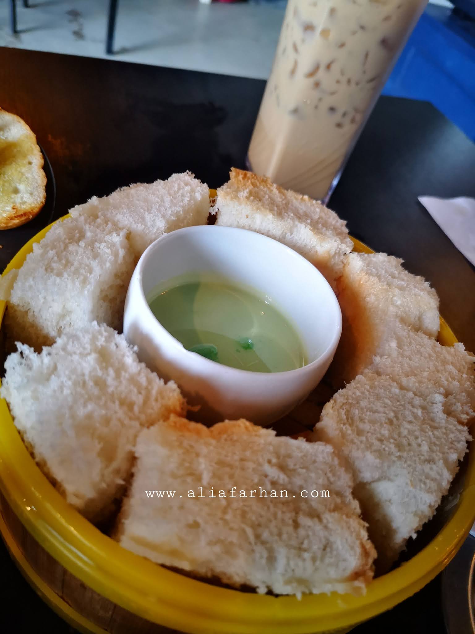 Cafe Best di Jitra Ayaq Kopi Cafe ALIA FARHAN