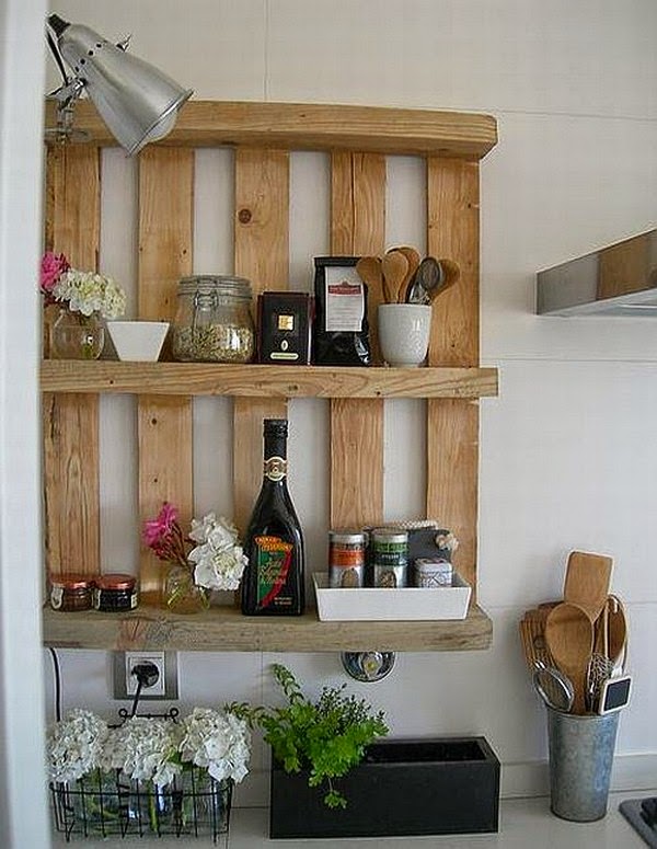 Recycle wooden pallets and turn them into home furnishings