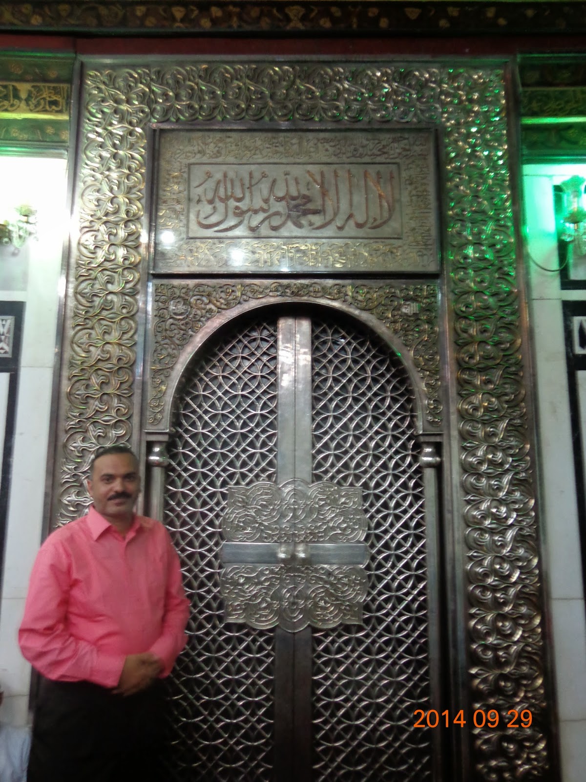 مسجد الامام الحسين بالقاهرة ديكور يحيي