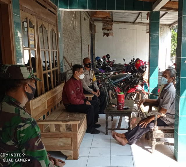 Ingin Lebih Dekat Dengan Masyarakat, Babinsa Kwangen Gelar Komsos Ingin Lebih Dekat Dengan Masyarakat, Babinsa Kwangen Gelar Komsos