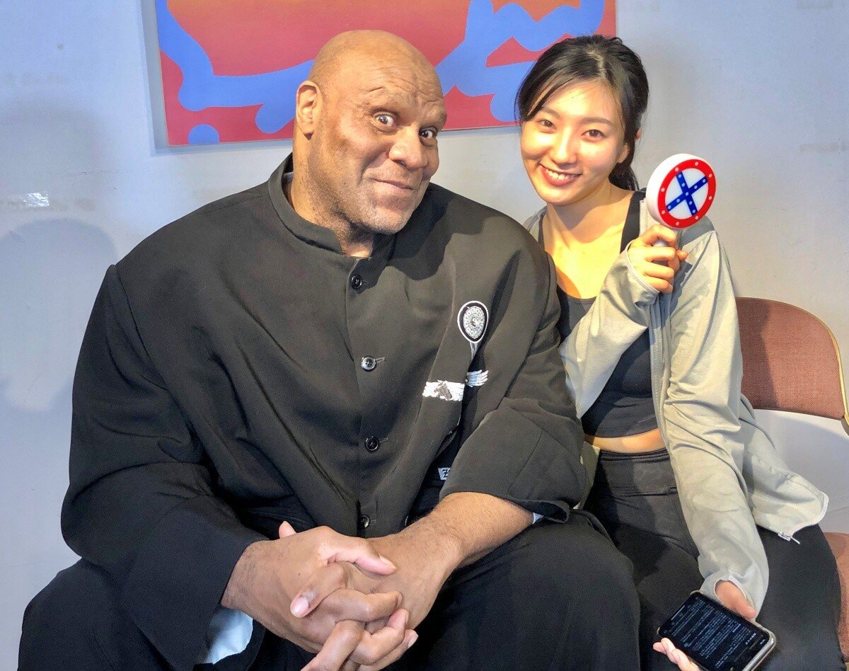 코피 터지는 글래머 몸매를 가진 일본 약사 - 디쁠