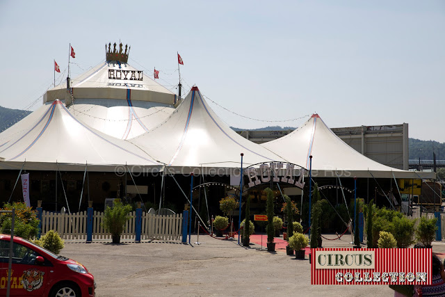 chapiteau et tente d'entrée du Circus Royal 2013