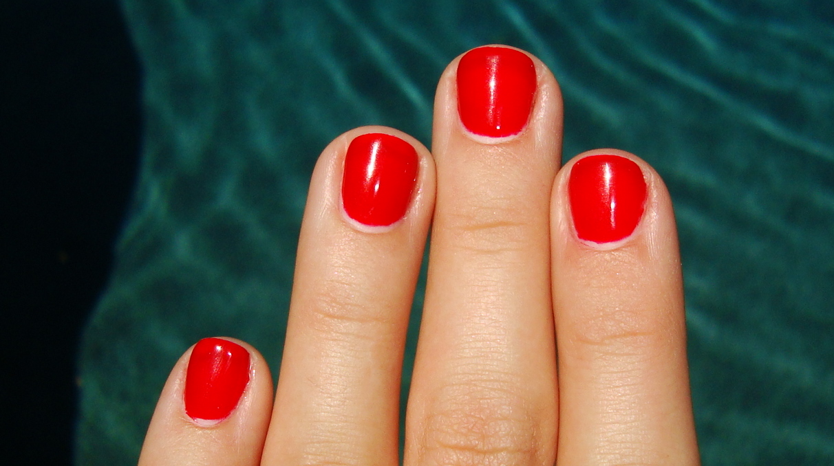 Bright Red Shellac Nails source http 3 bp blogspot com h565g1upo0w uqbltivihei aaaaaaaaayw rl7xrdv cd0 s1600 gel manicure jpg