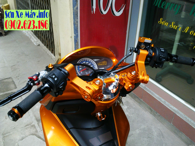 Sơn xe Honda PCX màu cam 