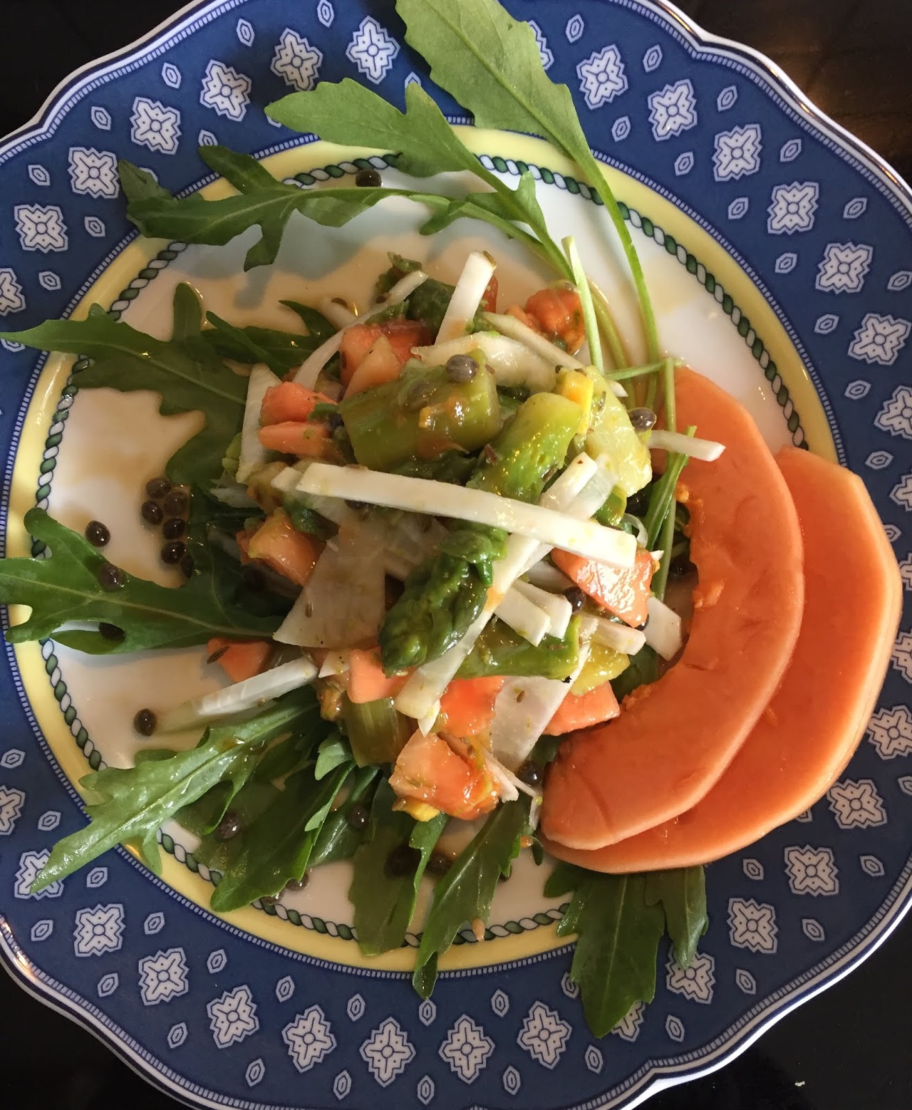 Spargelsalat mit Mairübchen und Papaya / Rezept glutenfrei &amp; vegan