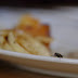 Να γιατί δεν πρέπει να τρως φαγητό, στο οποίο έχει κάτσει μύγα… (δεν είναι μόνο ο εμετός που κάνουν... έχει κι αλλο)