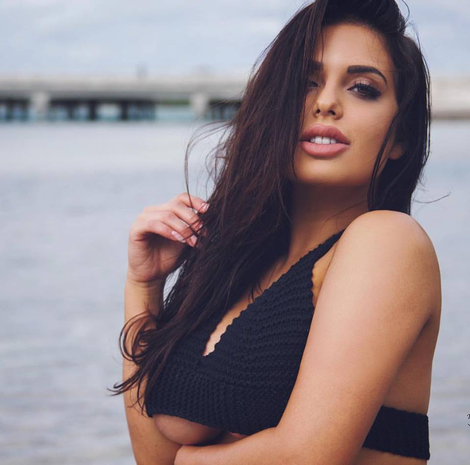 tu chica del dia Drisana Sharma; la modelo hot amante de lo extremo