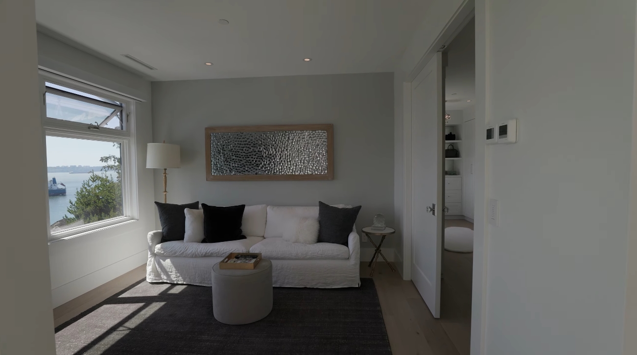 74 Photos vs. Luxury Contemporary Home In West Vancouver Interior Design Tour