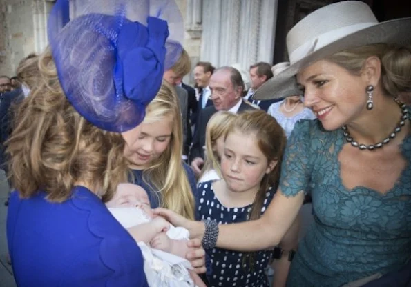 Princess Amalia, Princess Alexia and Princess Ariane, Queen Maxima wore Dolce and Gabbana Lace Dress.