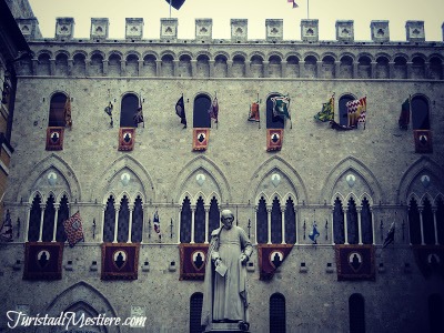 Piazza-Salimbeni-Siena