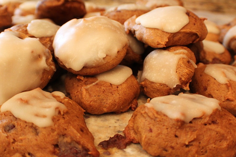frosted pumpkin spice cookies