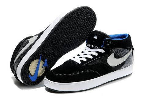 Izz's Family Business: Koleksi Nike Moon