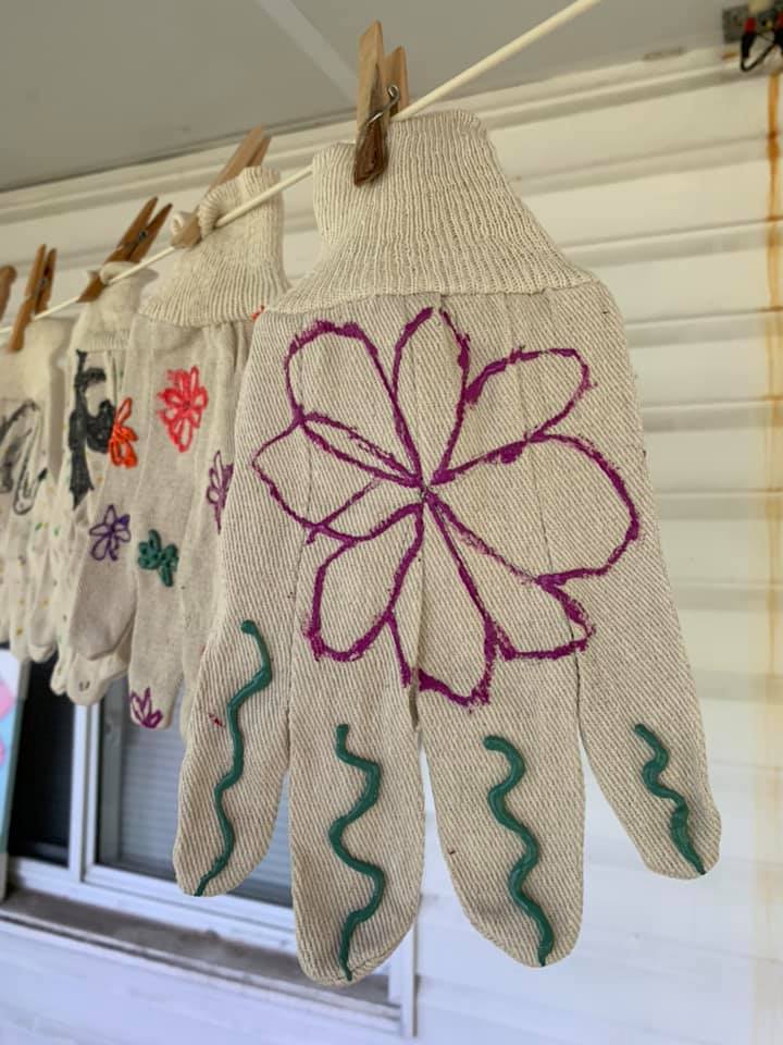 WashingtonGardener DIY Painted Garden Gloves