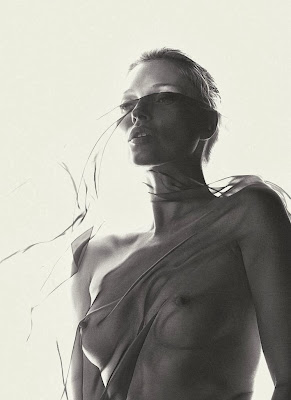 Kate Moss poses nude wears sexy bunny outfit for Playboy Magazine 60th anniversary cover