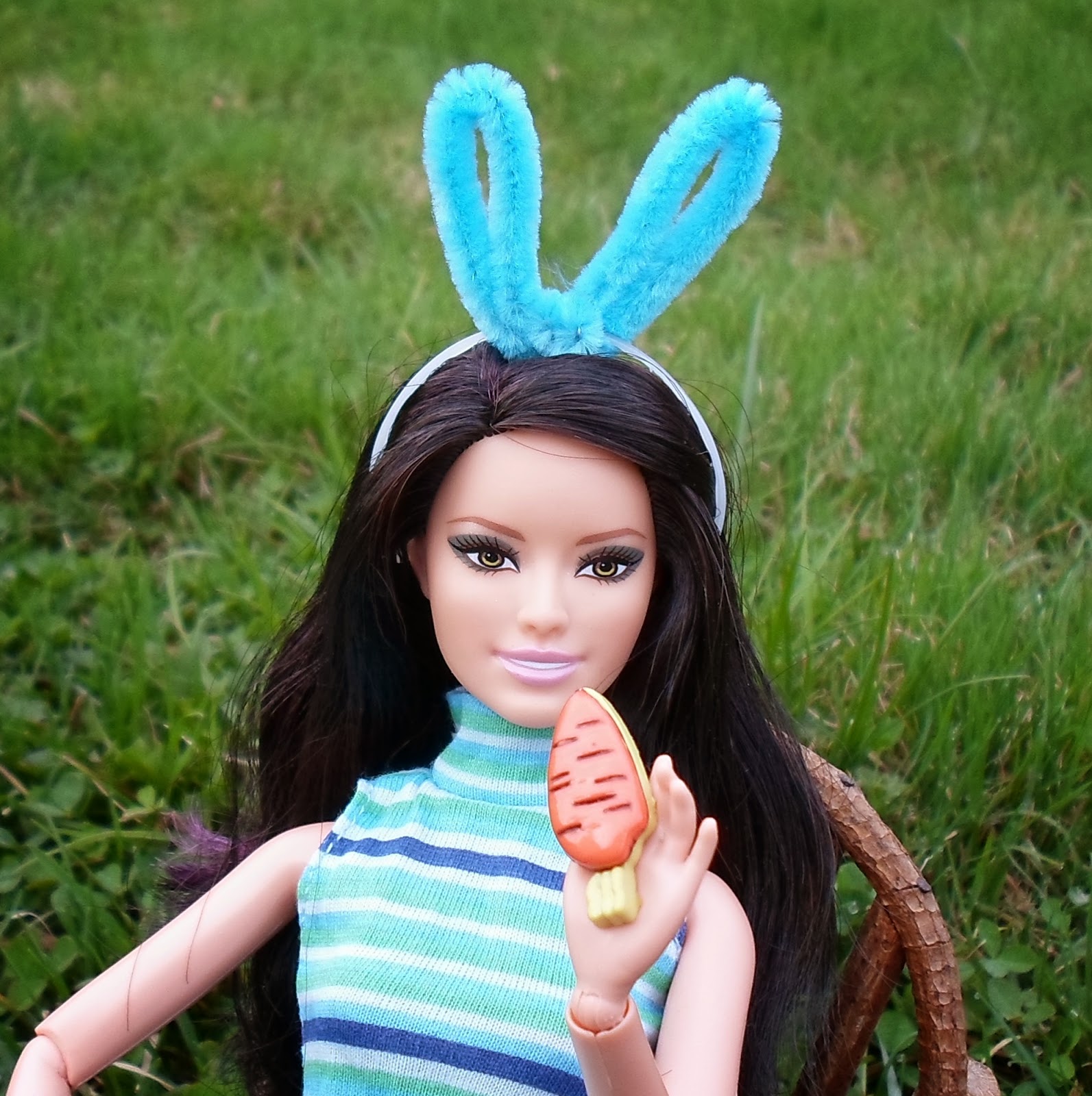 Mild Ja Gum Happier Than A Pig In Mud: Last Minute Bunny Ears for Barbie