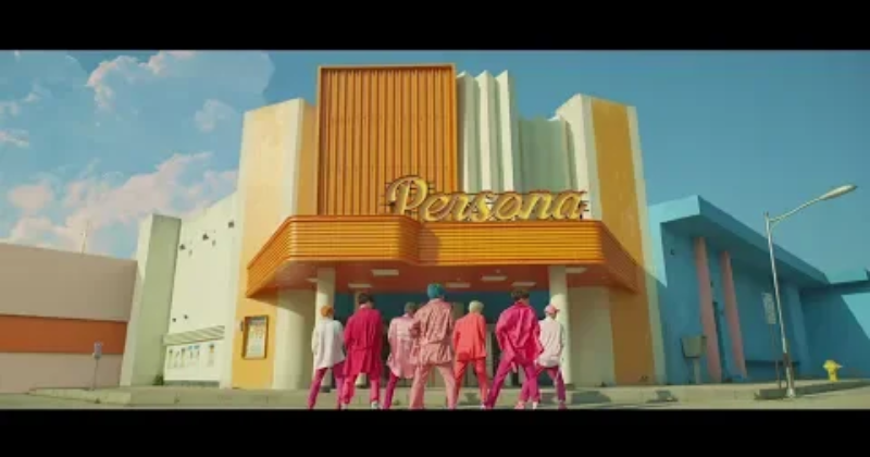 Lirik Terjemahan BTS ft. Halsey - Boy With Luv (작은 것들을 위한 시) | Makna